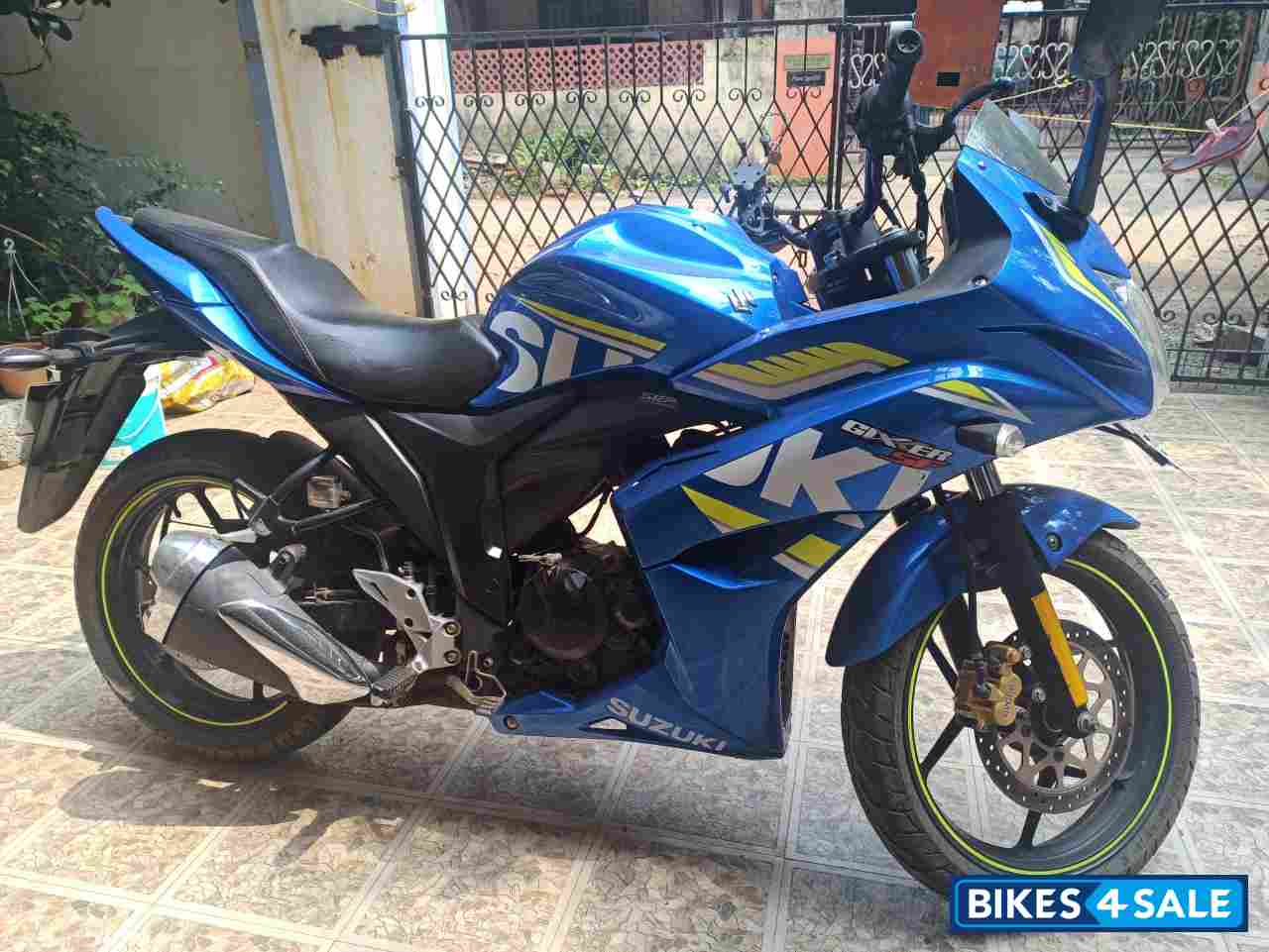 Suzuki Gixxer SF Fi