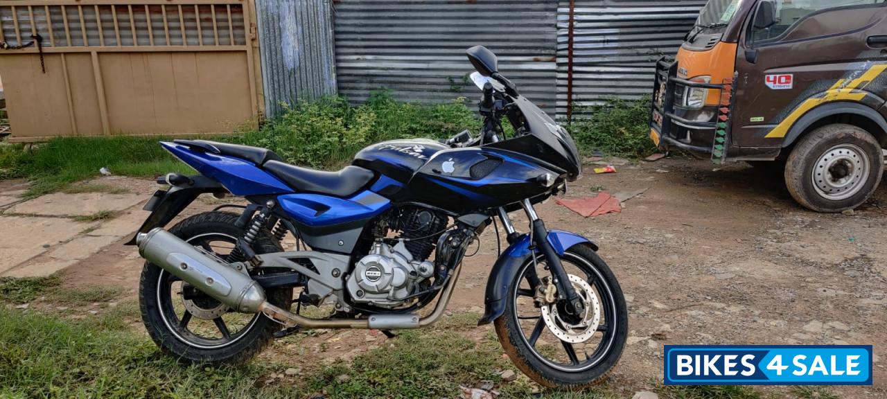 Bajaj Pulsar 220F