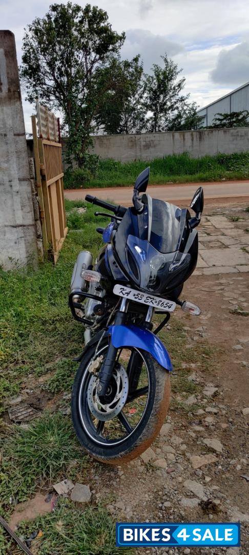 Bajaj Pulsar 220F