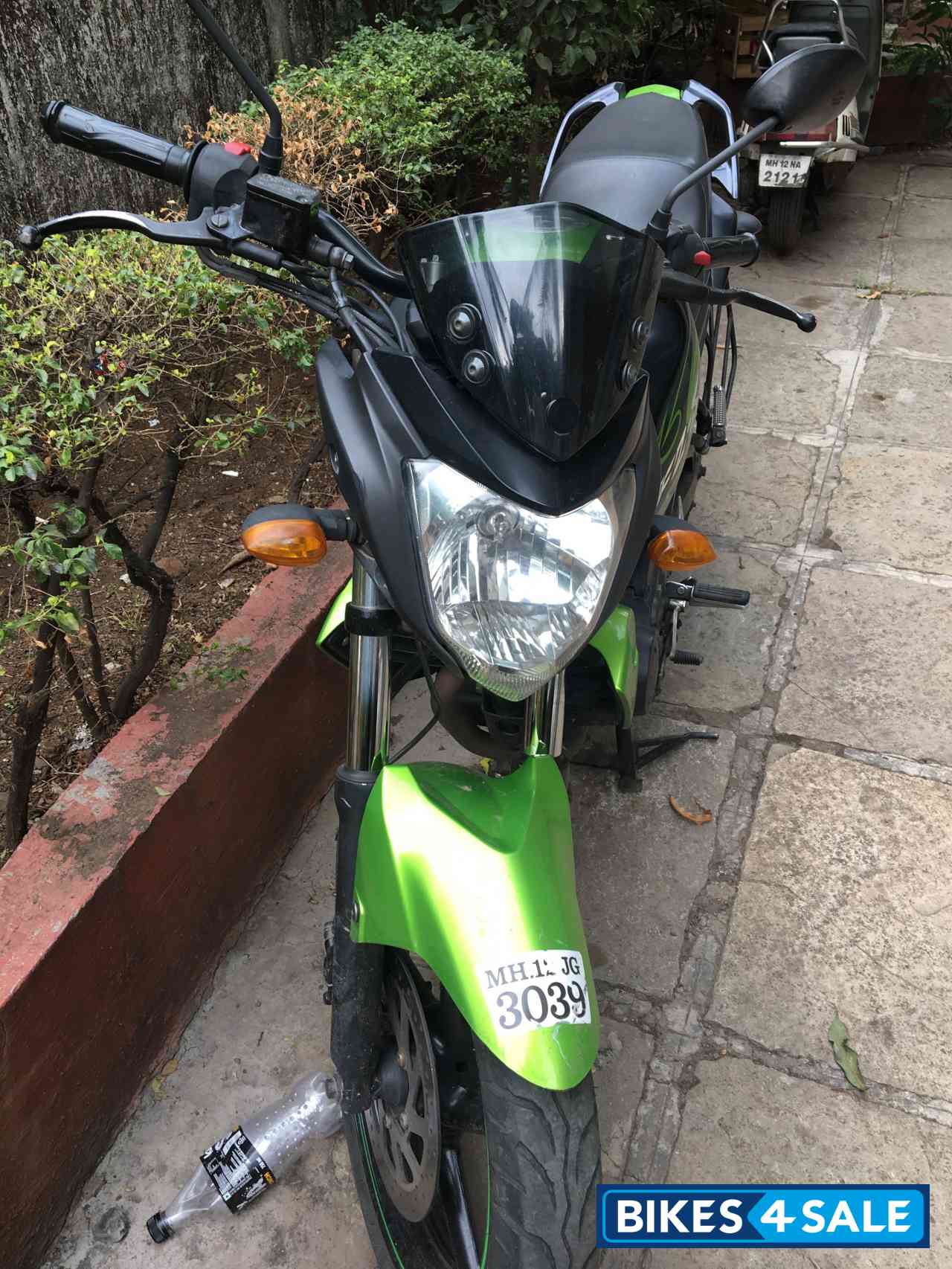 Green Black Yamaha FZ-S
