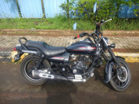 Black Bajaj Avenger Street 220