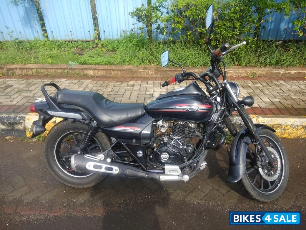 Black Bajaj Avenger Street 220