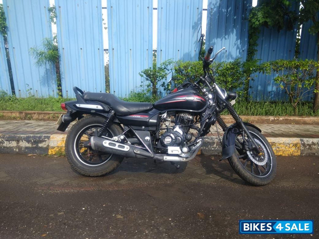 Black Bajaj Avenger Street 220