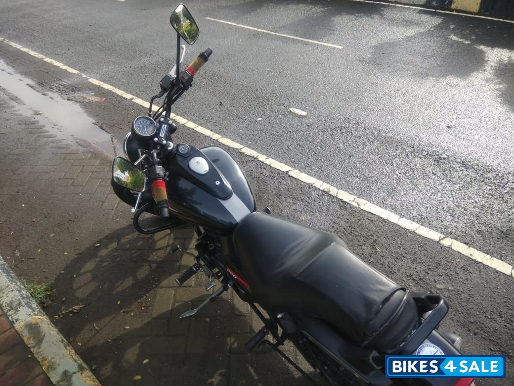 Black Bajaj Avenger Street 220