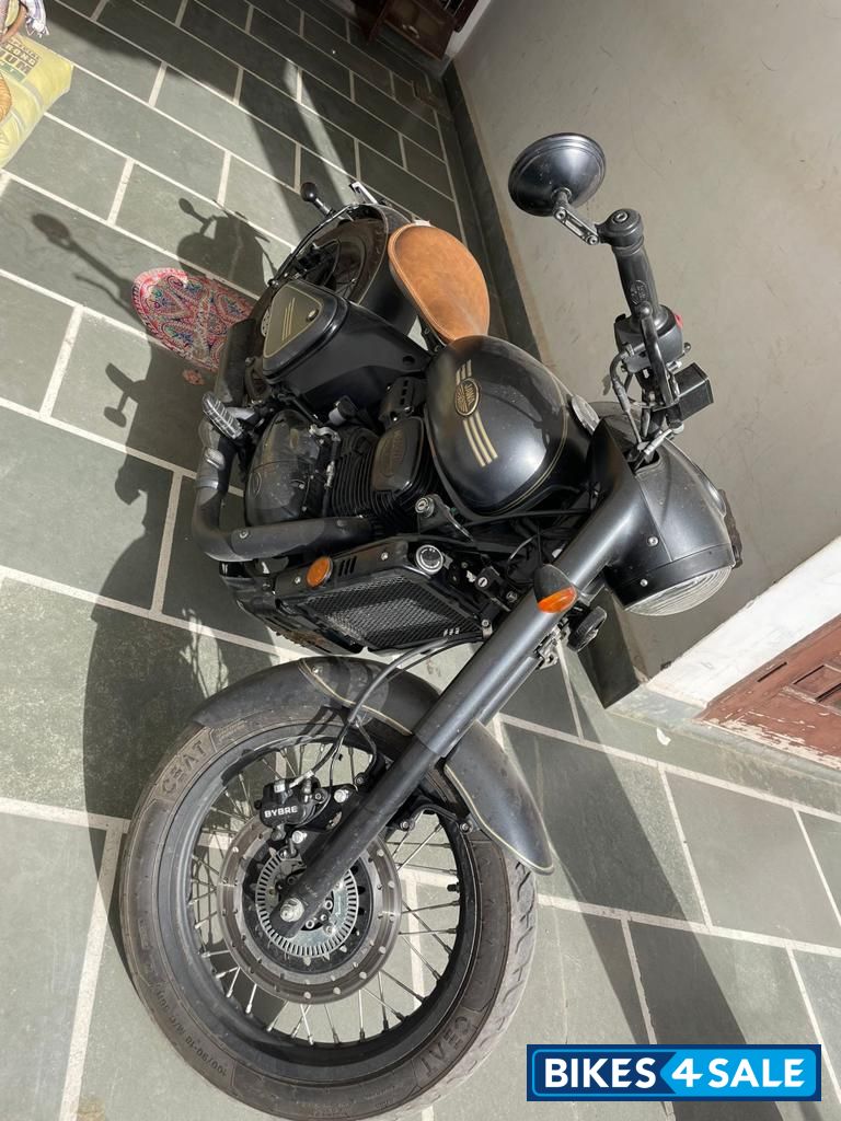 Black Jawa Perak BS6