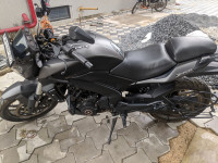 Vine Black Bajaj Dominar 400 Disc