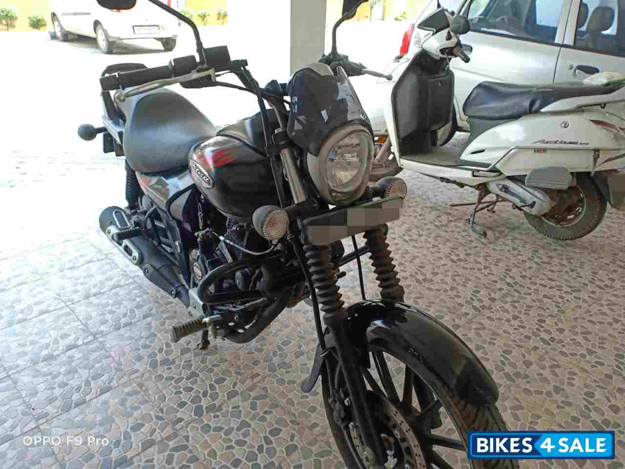Bajaj Avenger Street 220