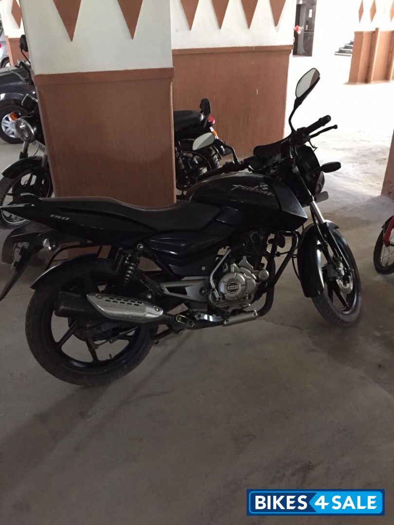 Black Bajaj Pulsar 150 DTSi