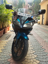 Black/blue Yamaha YZF R15 V2