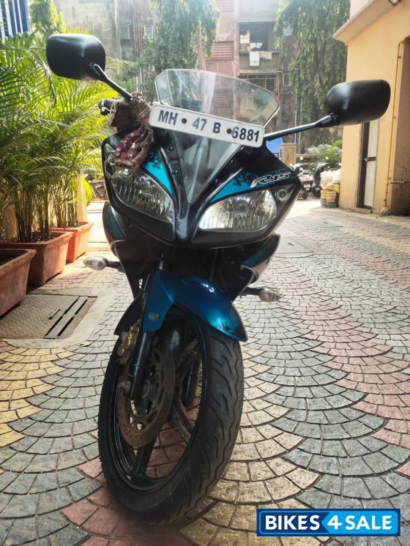 Black/blue Yamaha YZF R15 V2 Black/blue Yamaha YZF R15 V2