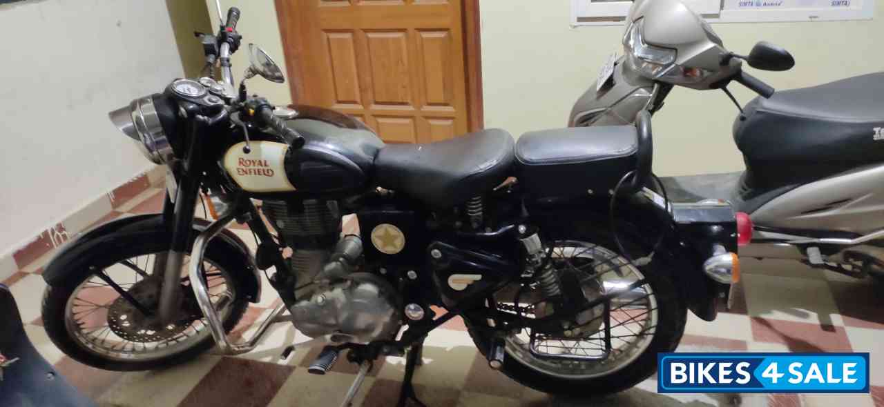 Black Royal Enfield Classic 350
