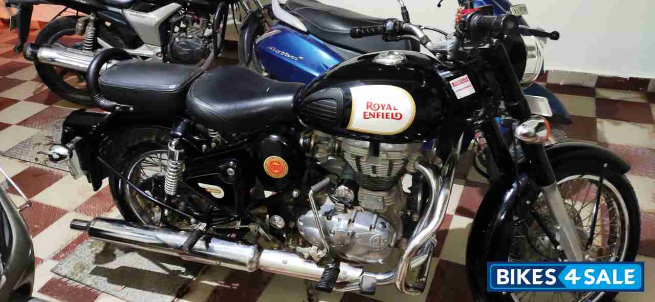 Black Royal Enfield Classic 350 Black Royal Enfield Classic 350