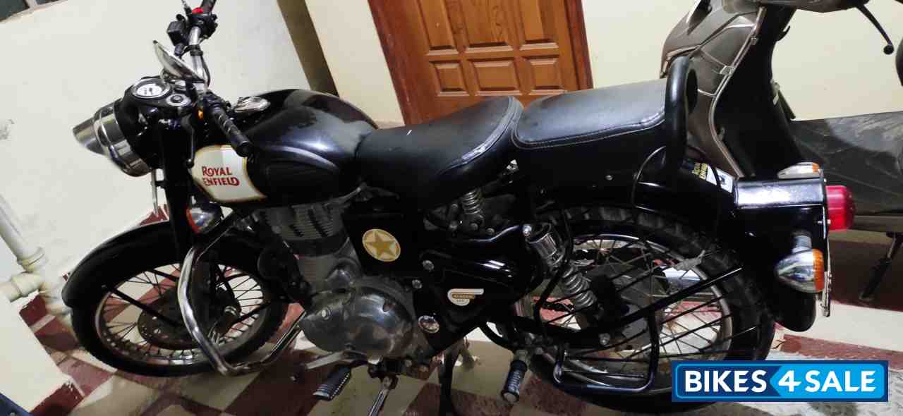 Black Royal Enfield Classic 350 Black Royal Enfield Classic 350