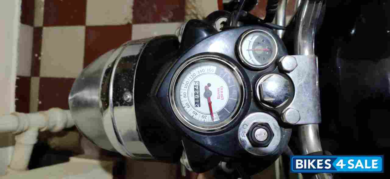 Black Royal Enfield Classic 350 Black Royal Enfield Classic 350