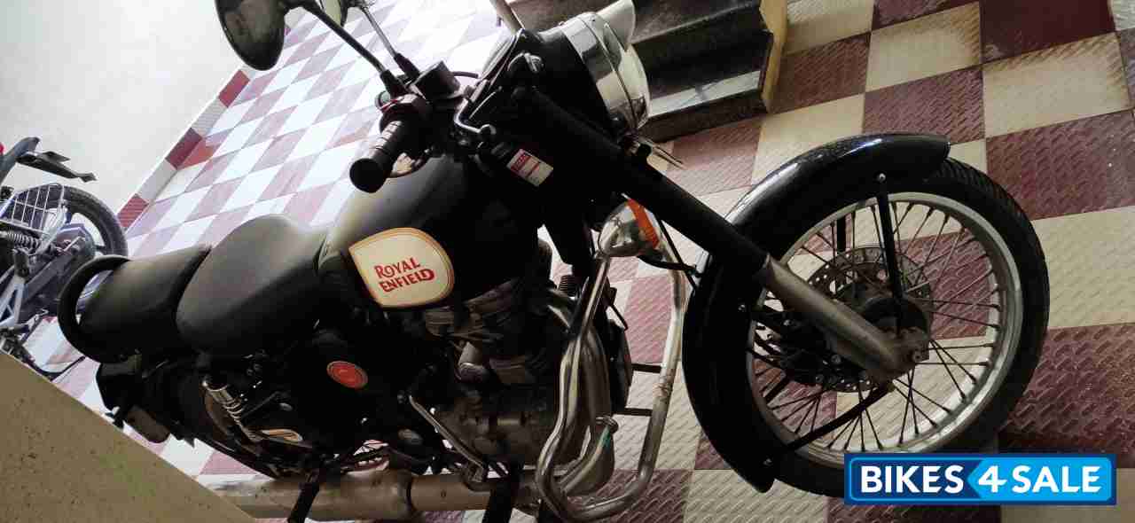 Black Royal Enfield Classic 350 Black Royal Enfield Classic 350