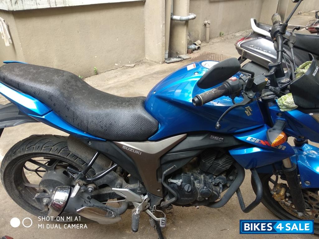 Blue Suzuki Gixxer 150