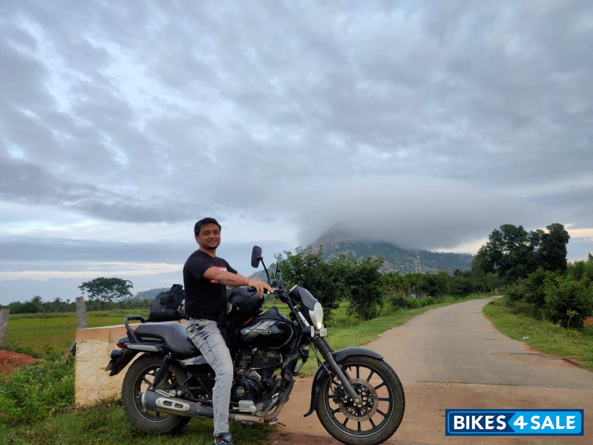 Black Bajaj Avenger Street 180