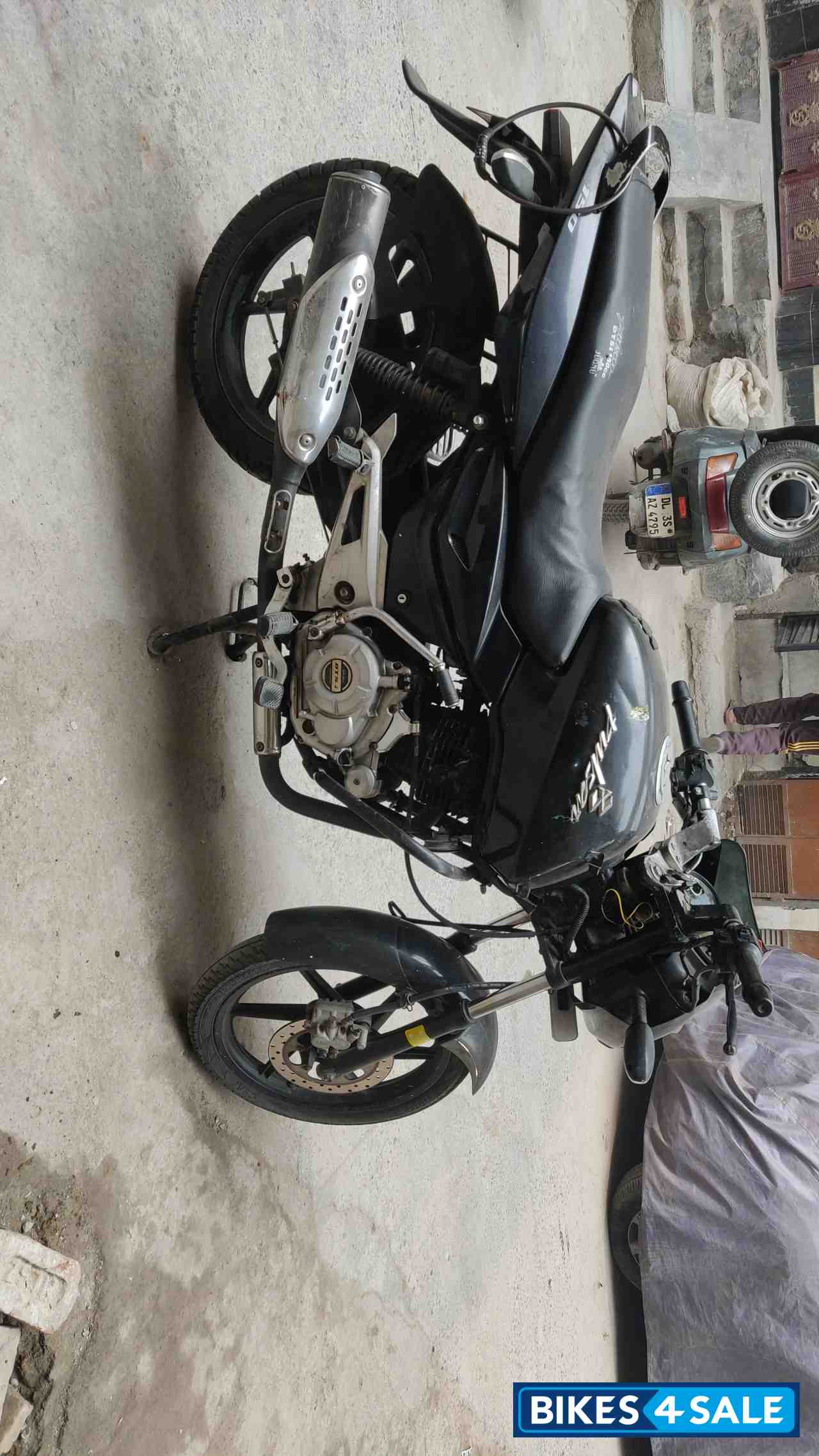 Black Bajaj Pulsar 150 DTSi Black Bajaj Pulsar 150 DTSi