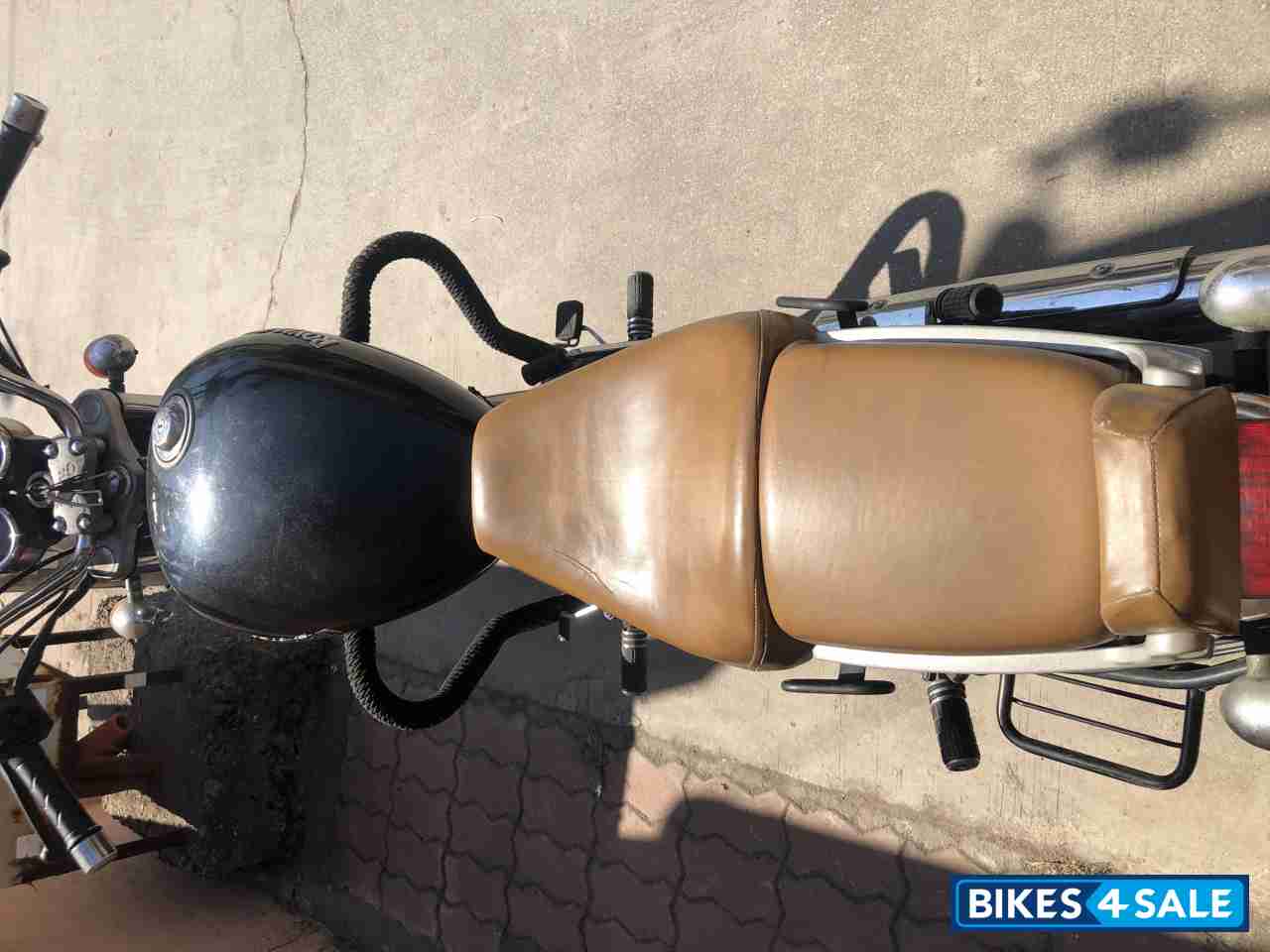 Black Royal Enfield Thunderbird TwinSpark 350