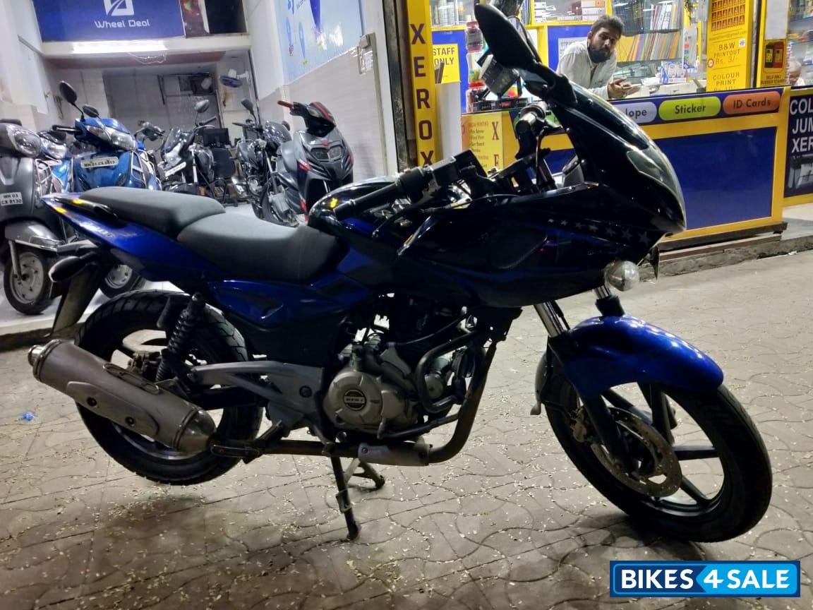 Bajaj Pulsar 220F