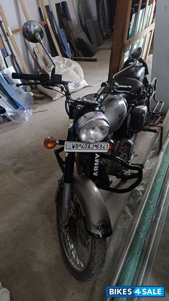 Gunmetal Grey Royal Enfield Classic Gunmetal Grey Gunmetal Grey Royal Enfield Classic Gunmetal Grey