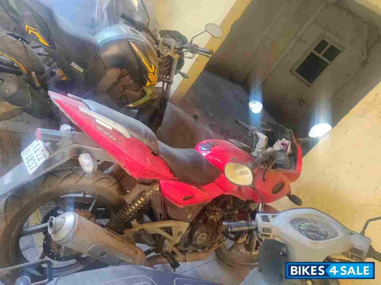 Red Bajaj Pulsar 220F