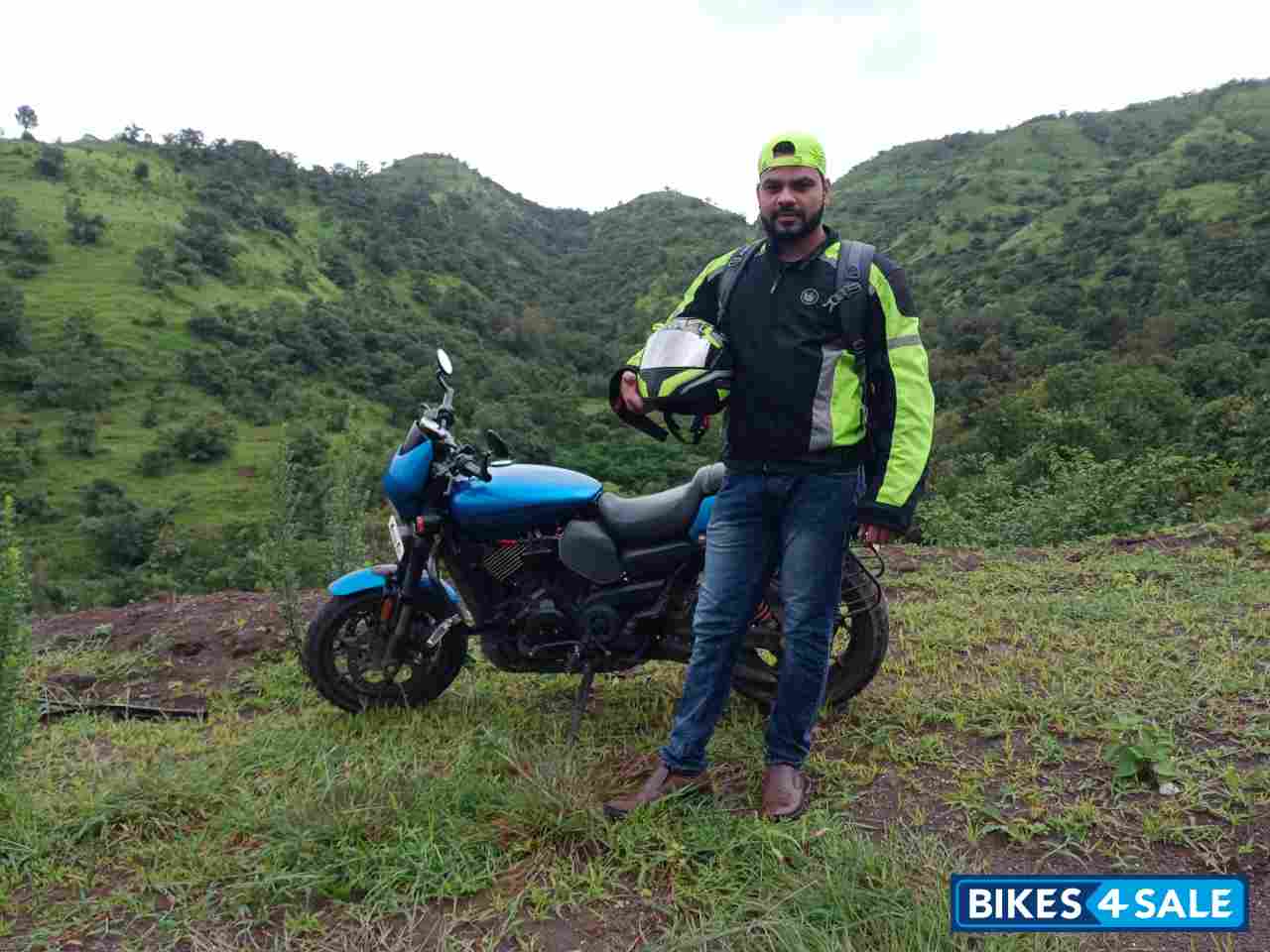 Royal Blue Harley Davidson Street Rod