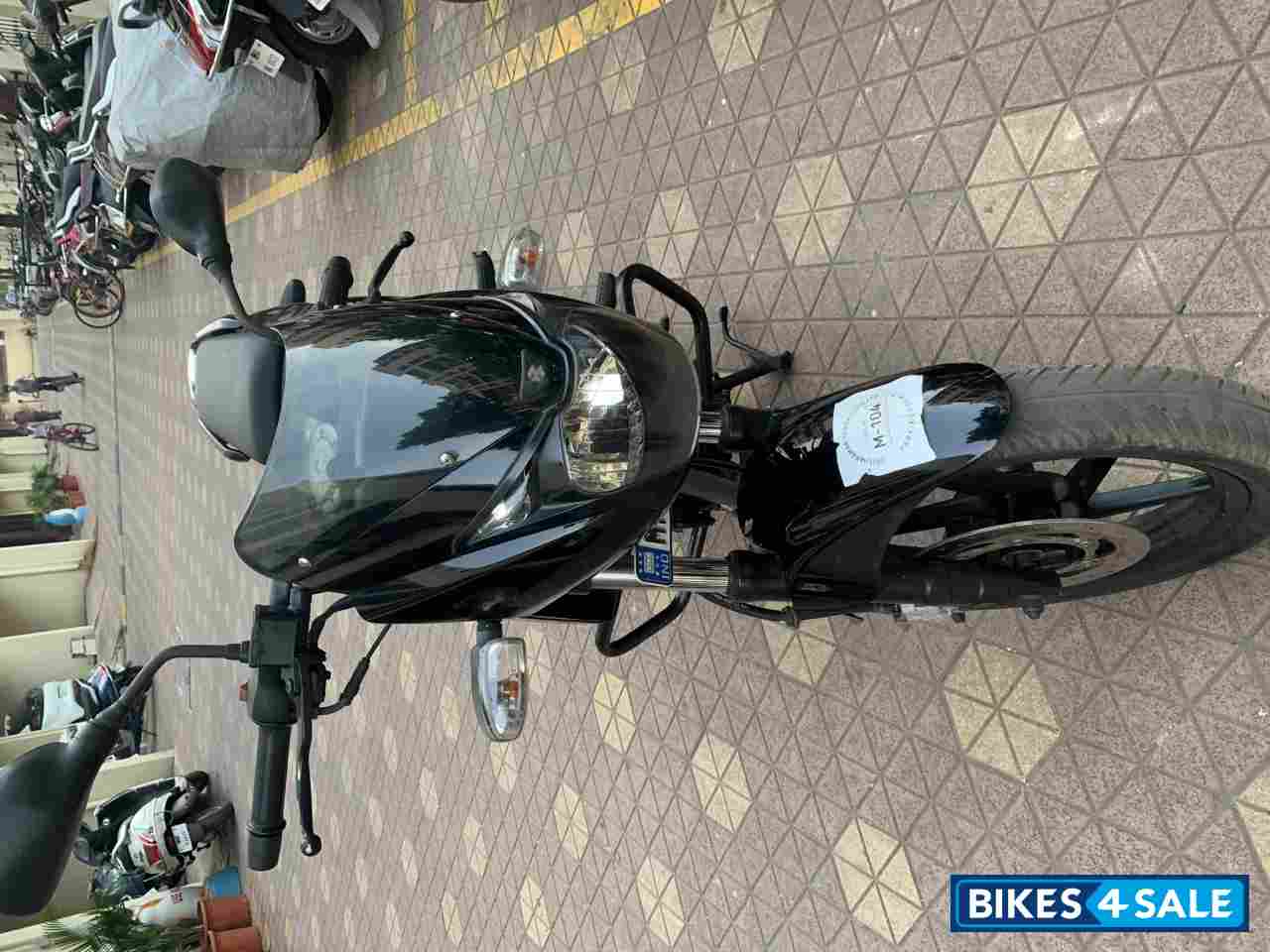 Black Bajaj Pulsar 180 DTSi Black Bajaj Pulsar 180 DTSi