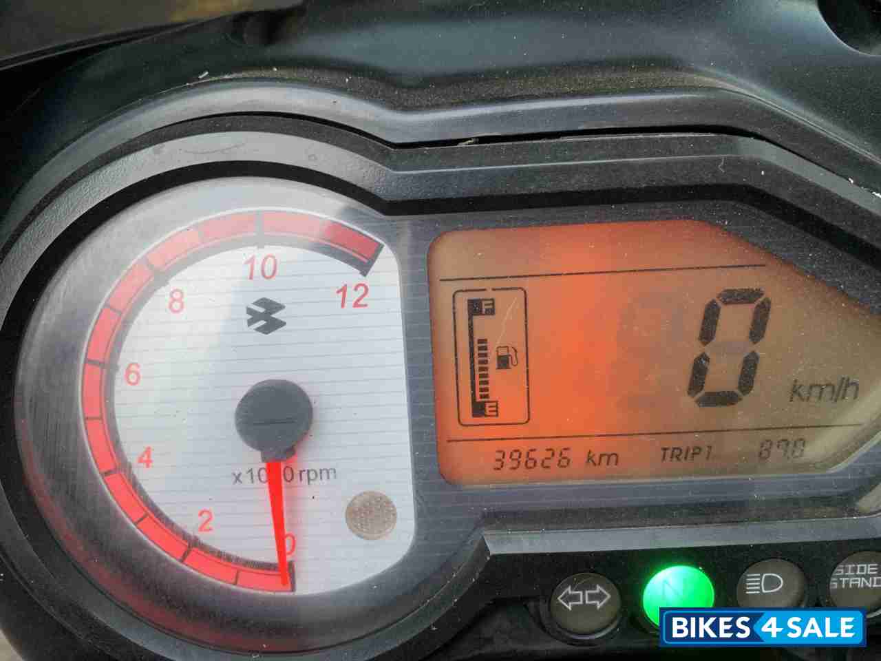 Black Bajaj Pulsar 180 DTSi Black Bajaj Pulsar 180 DTSi