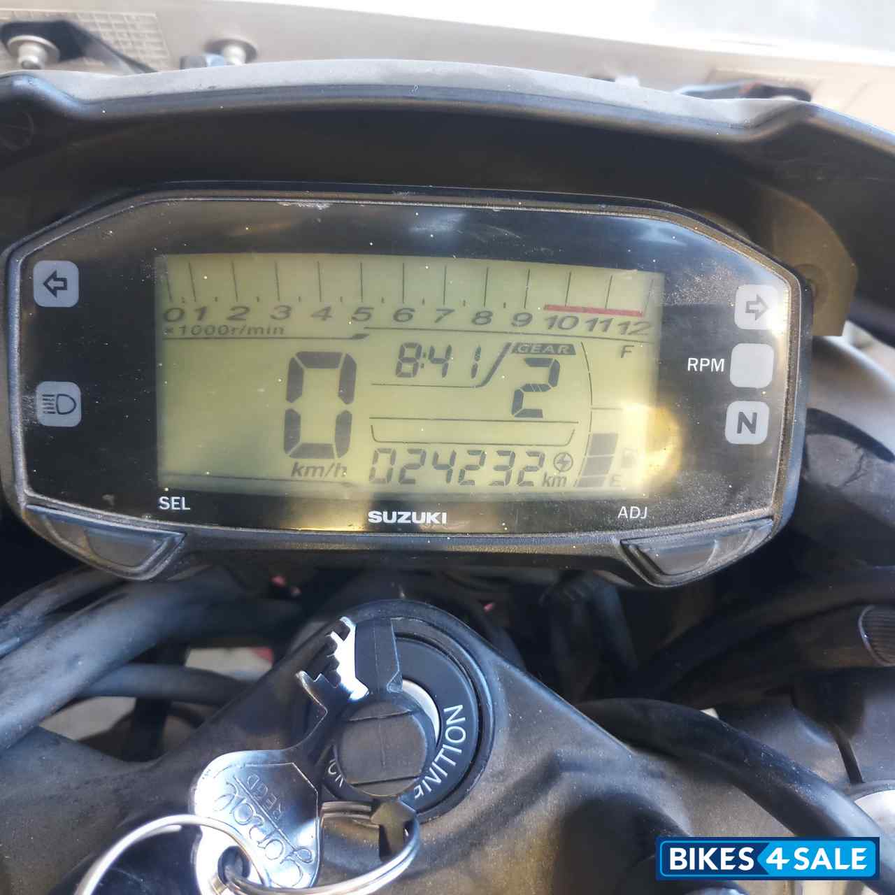 Red Suzuki Gixxer 150