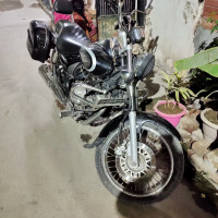 Black Bajaj Avenger Cruise 220