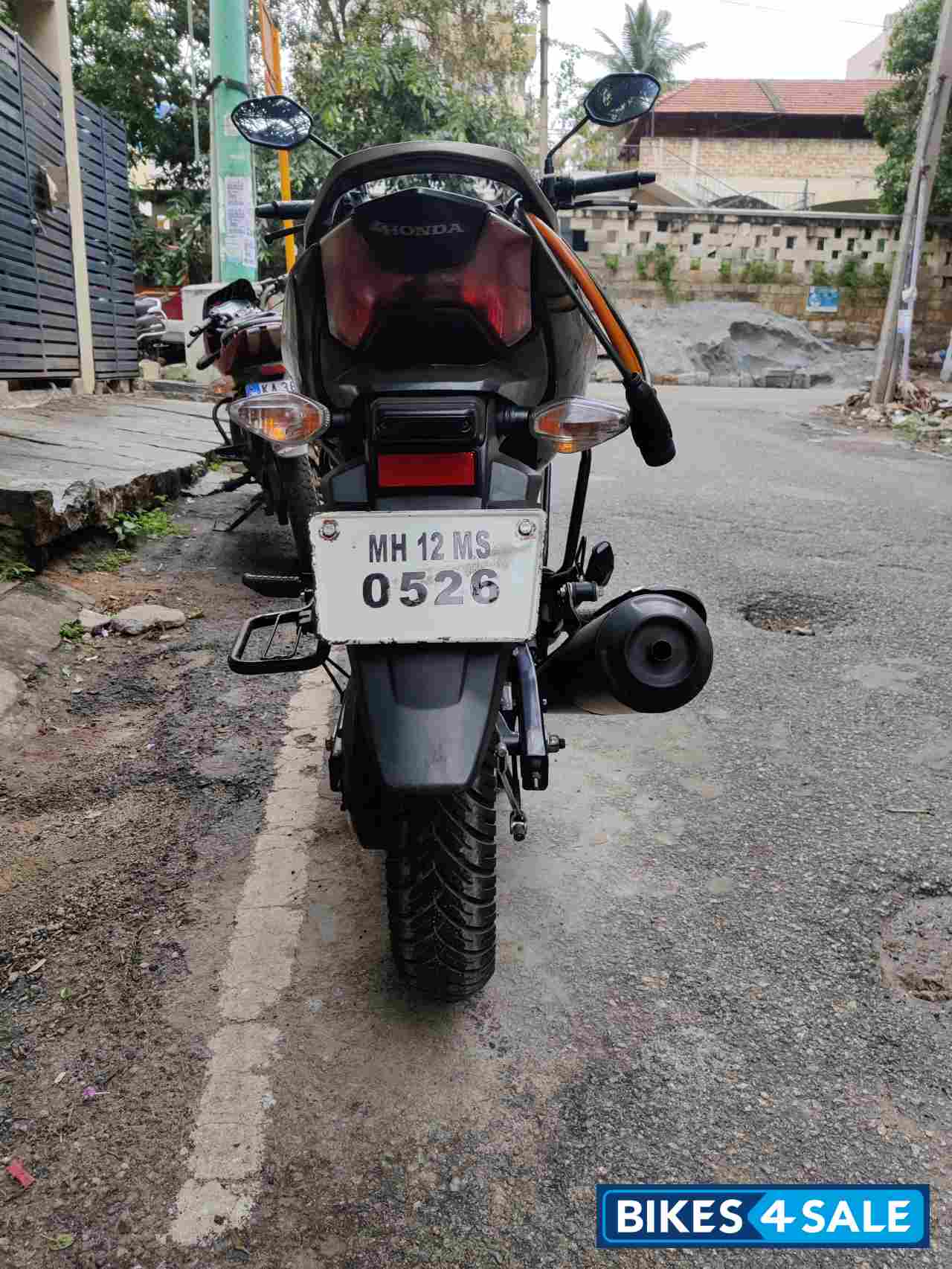 Black Honda CB Unicorn 160