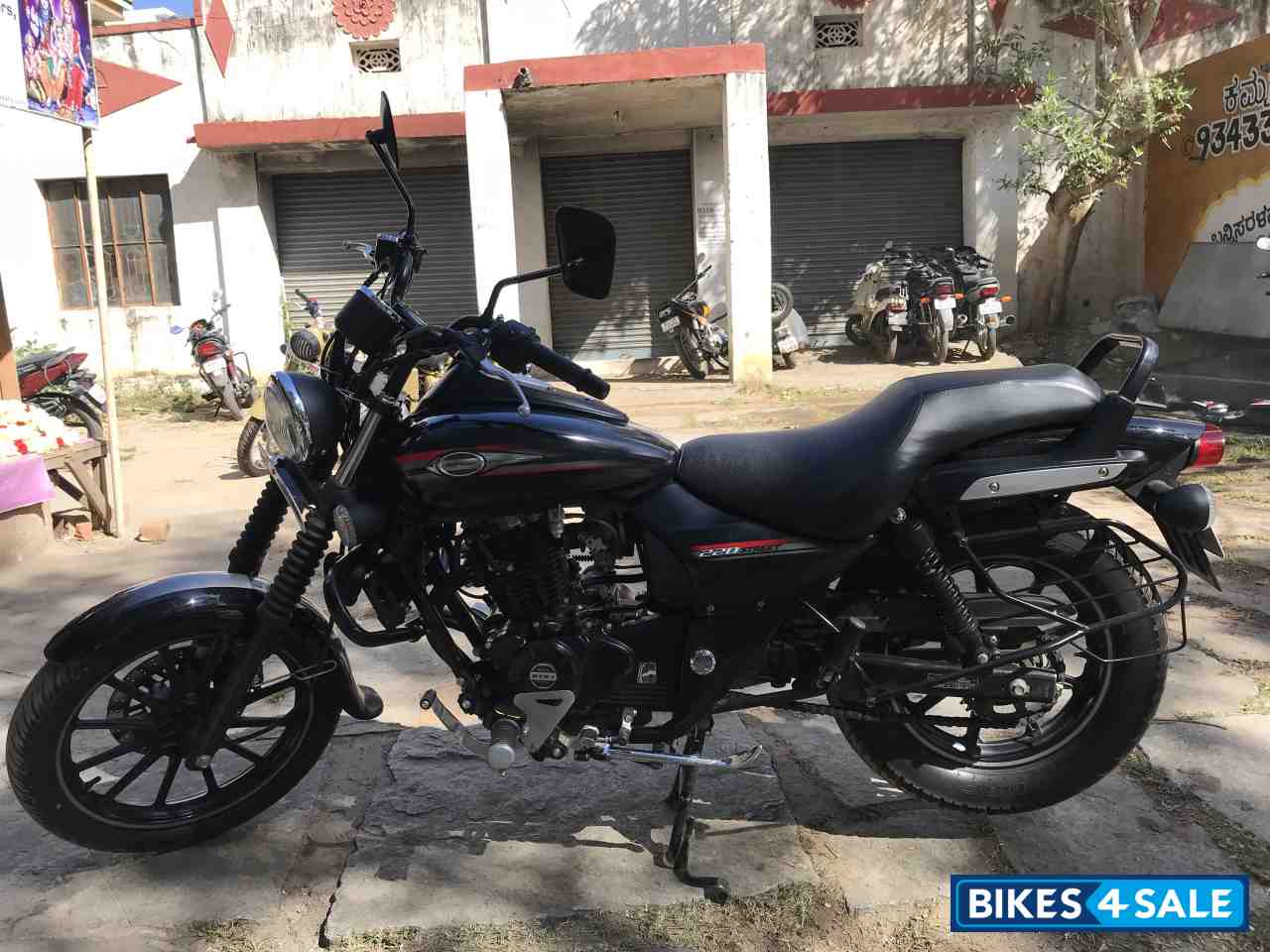 Bajaj Avenger Street 220