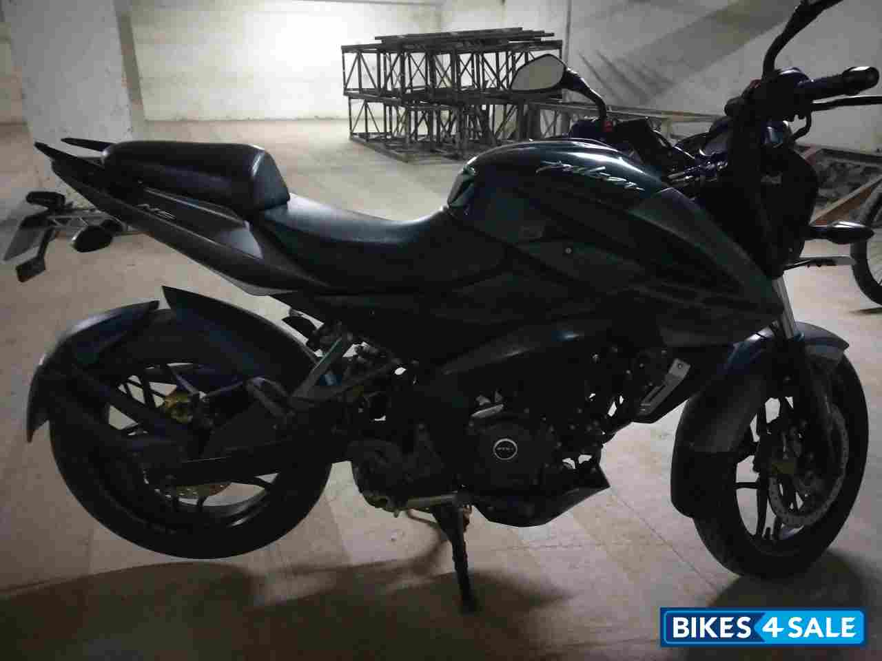 Black Bajaj Pulsar 200 NS ABS