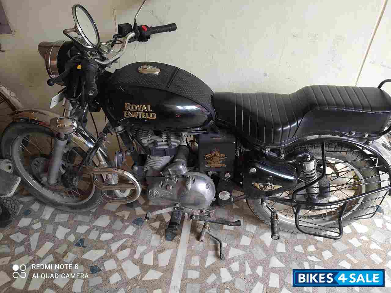 Black Royal Enfield Bullet Electra Twinspark