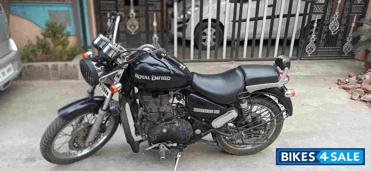 Black Royal Enfield Thunderbird 350