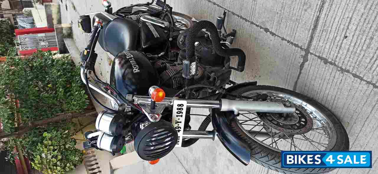 Black Royal Enfield Thunderbird 350