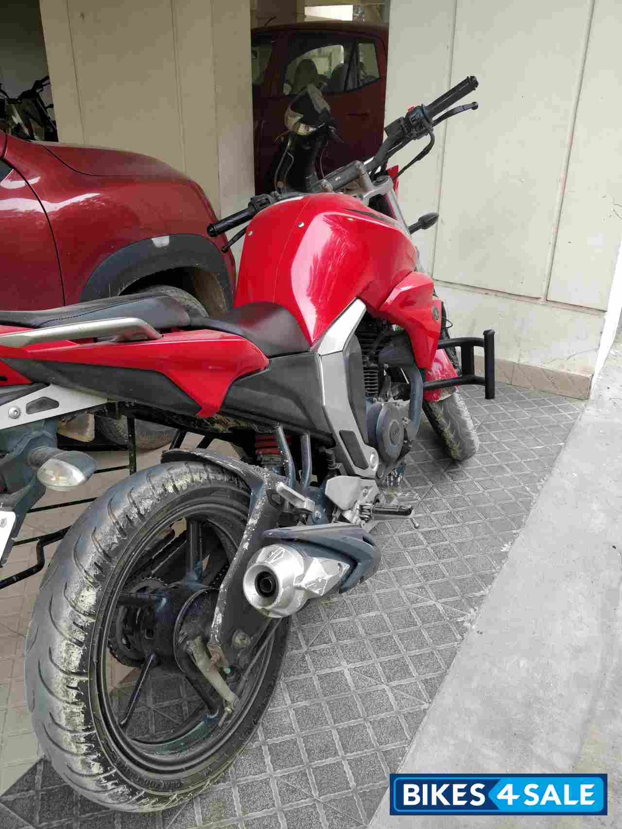 Red Yamaha FZ FI V2