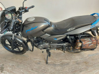 Bajaj Pulsar 125 Neon