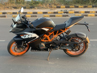 Black KTM RC 200