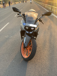 Black KTM RC 200