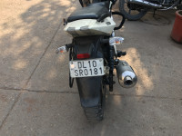 Black&white Bajaj Pulsar 220F