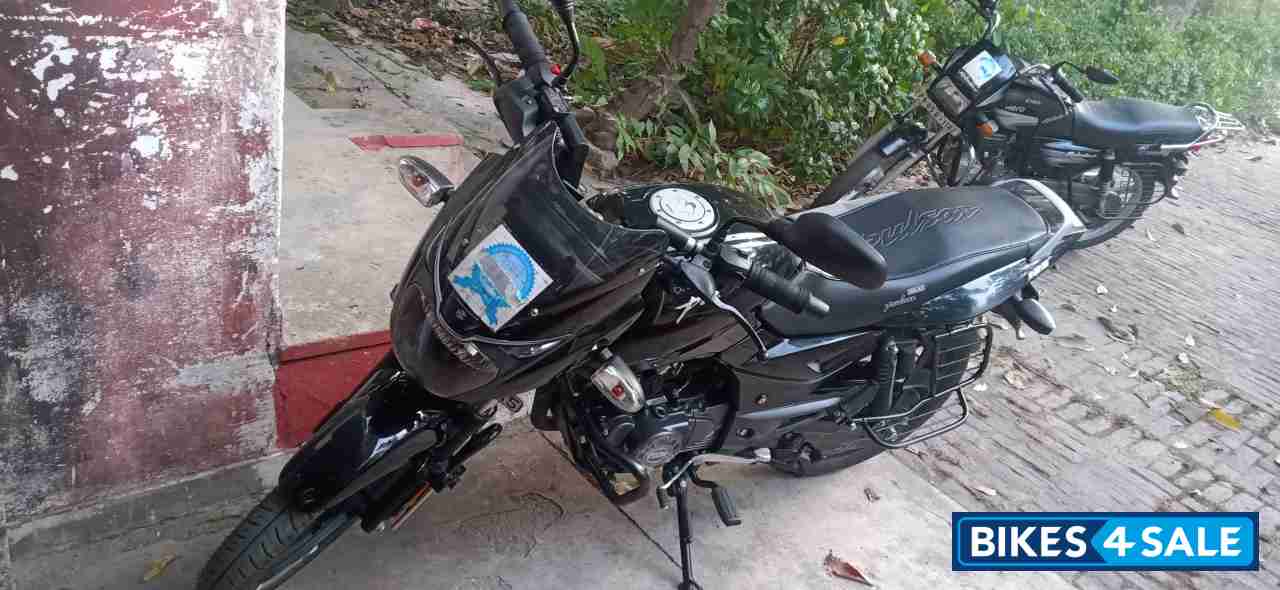 Black Bajaj Pulsar 125 Neon