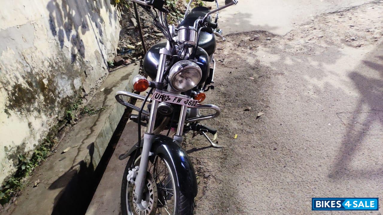 Bajaj Avenger 220 DTS-i