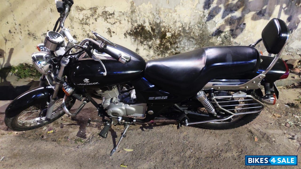 Bajaj Avenger 220 DTS-i