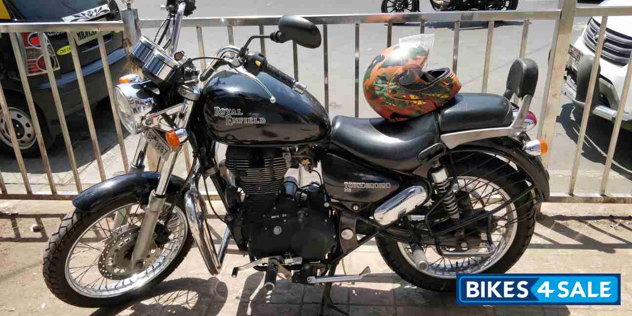Black Royal Enfield Thunderbird 350