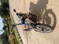 Metallic Black Royal Enfield Thunderbird 350