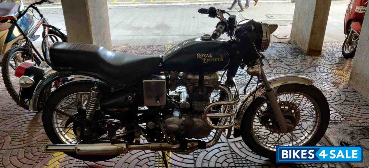Black Royal Enfield Bullet Electra