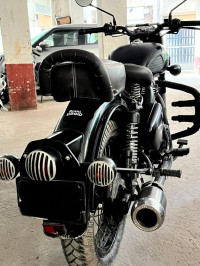 Matte Black Royal Enfield Classic Stealth Black
