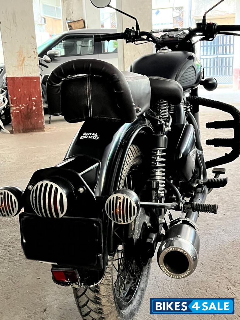 Matte Black Royal Enfield Classic Stealth Black